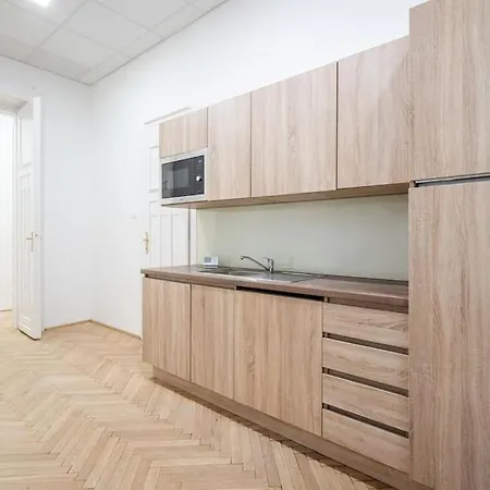 Hg * Budapest